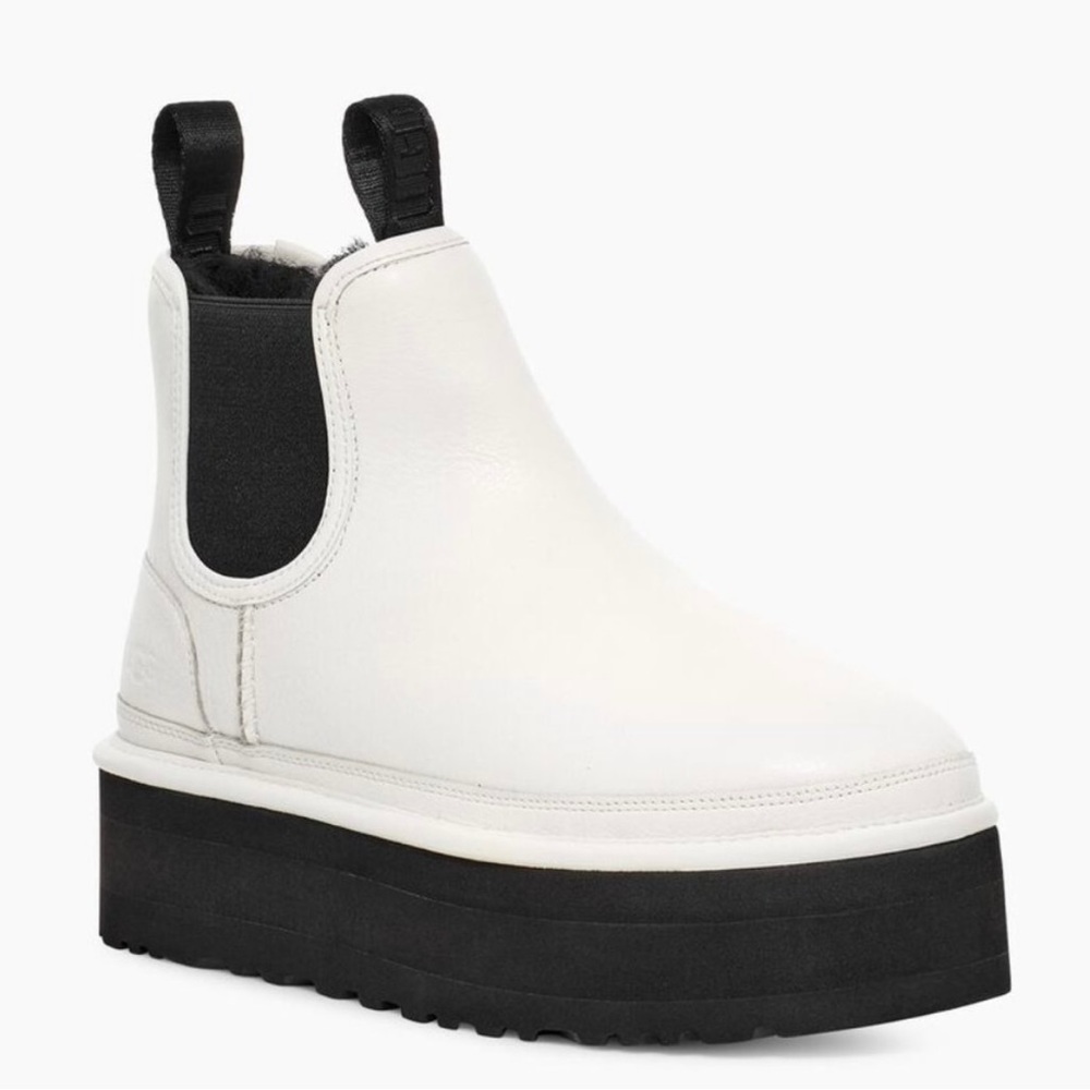 UGG Chelsea platform in white six 6 new in box
